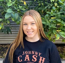 Instructor Victoria G. profile Card Image