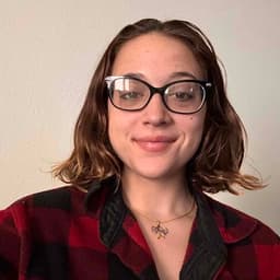 Instructor Victoria S. profile Card Image