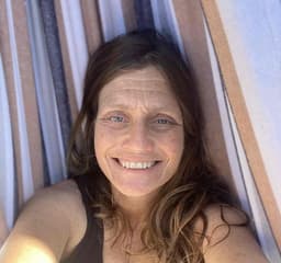 Instructor Wendy D. profile Card Image