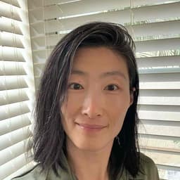 Instructor Yan T. profile Card Image