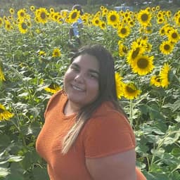 Instructor Yasmin C. profile Card Image