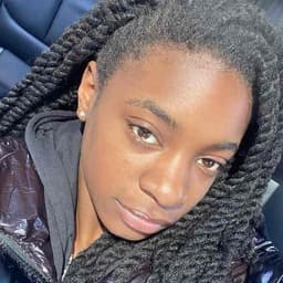 Instructor Zuri L. profile Card Image