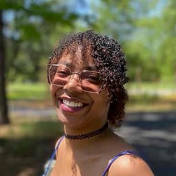 Instructor Zya H. profile Card Image